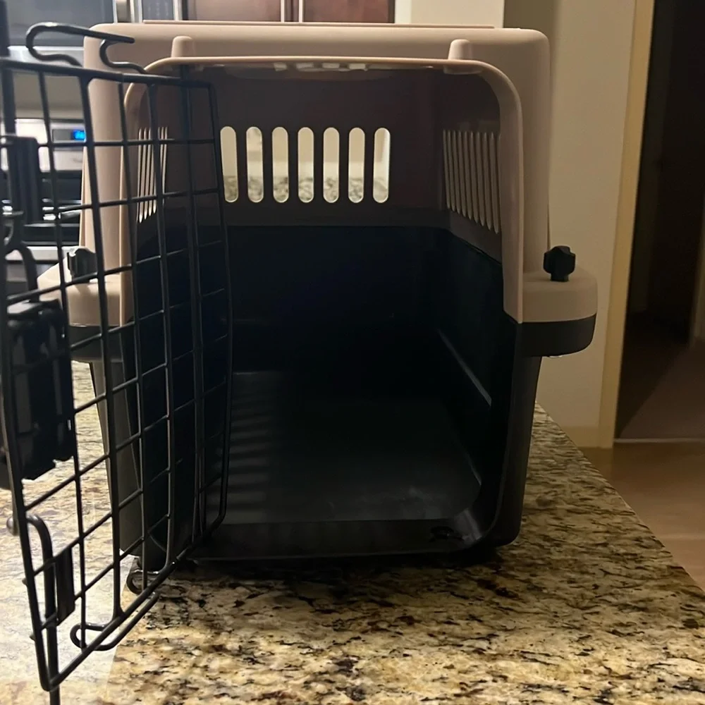 Sturdy Cage to transport small dogs, cats, bunnies, gerbals etc